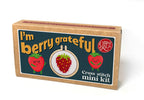 Borduurpakket Matchbox I'm Berry Grateful